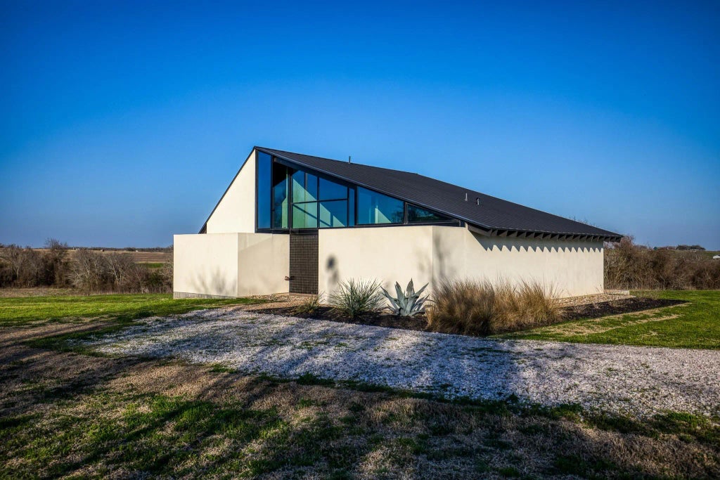 1905 Century Farms Road, Burton