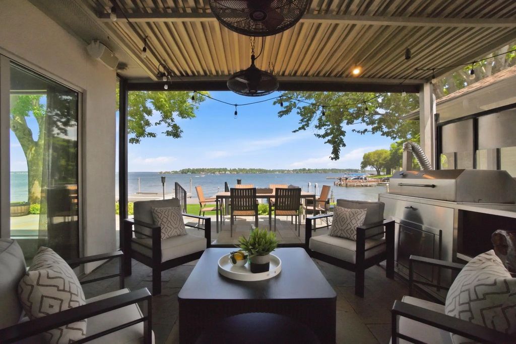 1609 Schooner Point, Willis