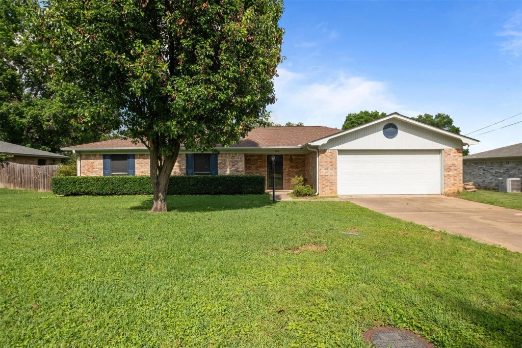 608 Craig Drive, Palestine