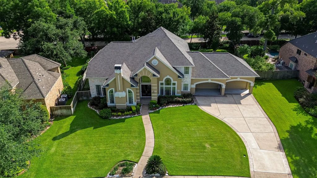 7706 Long Shadows Drive, Sugar Land