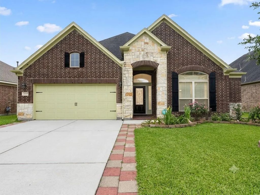 2818 Krenek Court, Rosenberg