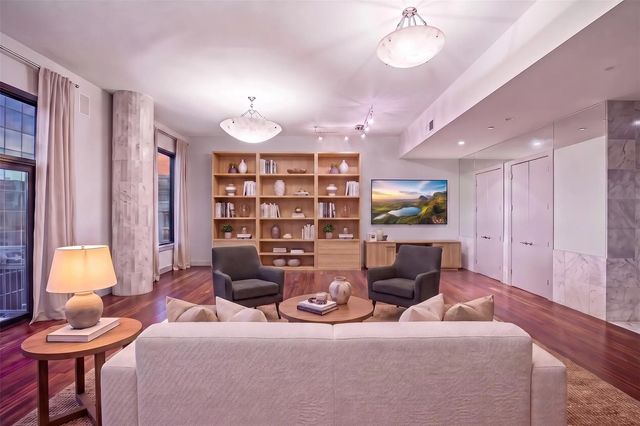 5005 Hidalgo Street 807, Houston