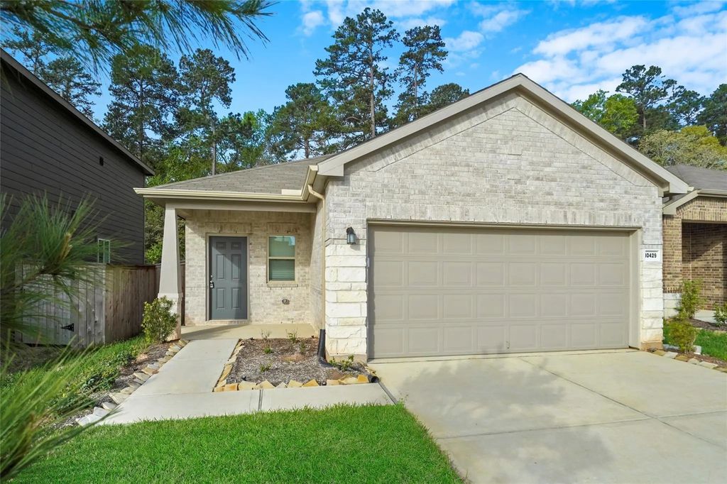 10429 Pineland Drive, Conroe