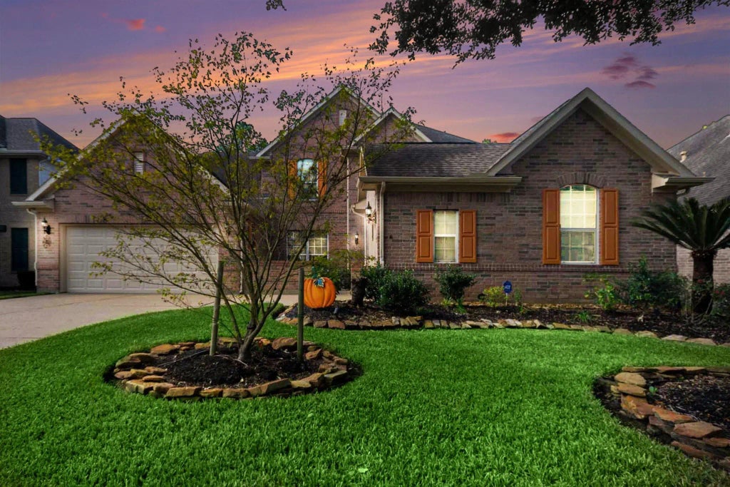 3133 Red Maple Drive, Friendswood