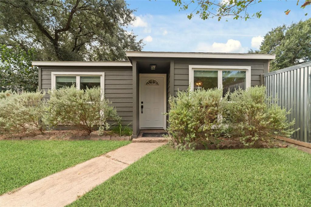 10819 Berry Tree Drive, Houston