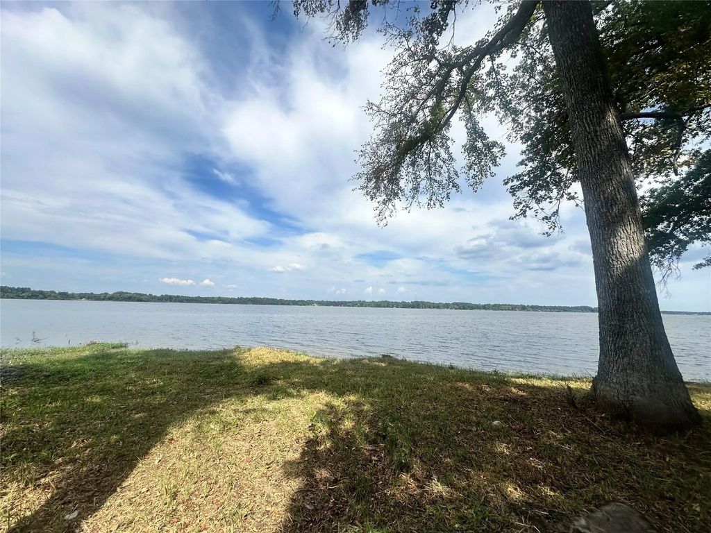 3709 Pine Wood Trail, Larue