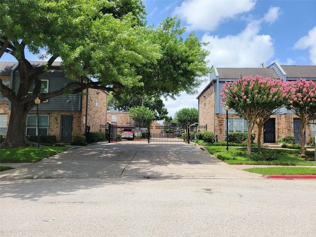 6202 Skyline 32, Houston