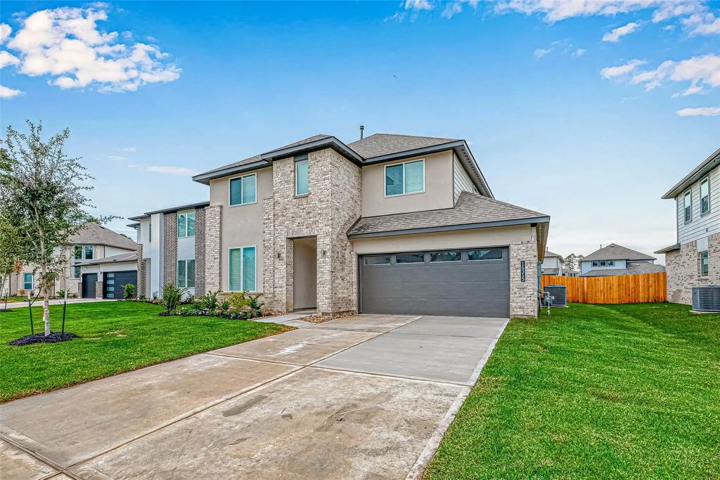 14315 Yellow Hawthorn Court, Conroe