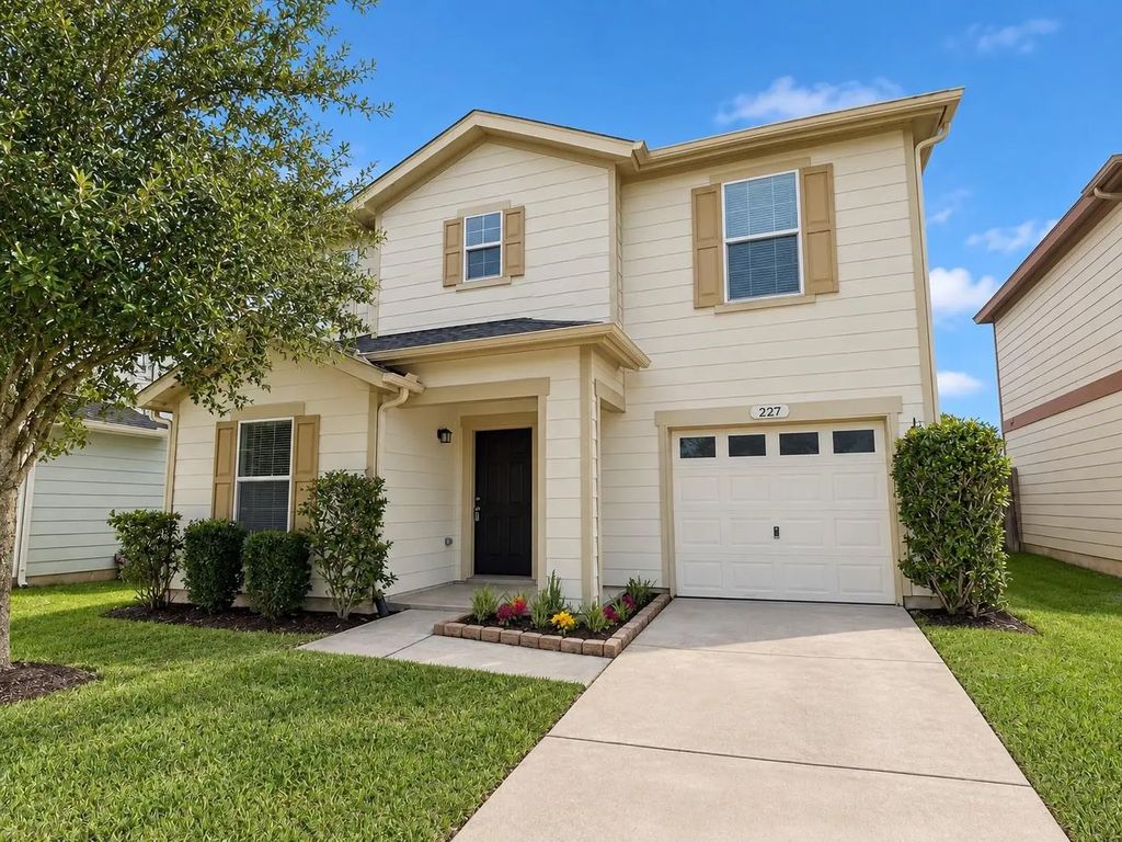 227 Silky Leaf Drive, Houston