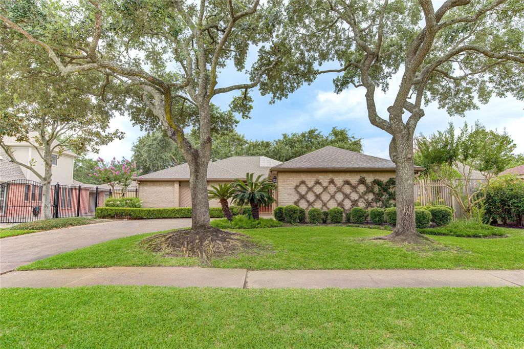 12307 Rocky Knoll Drive, Houston