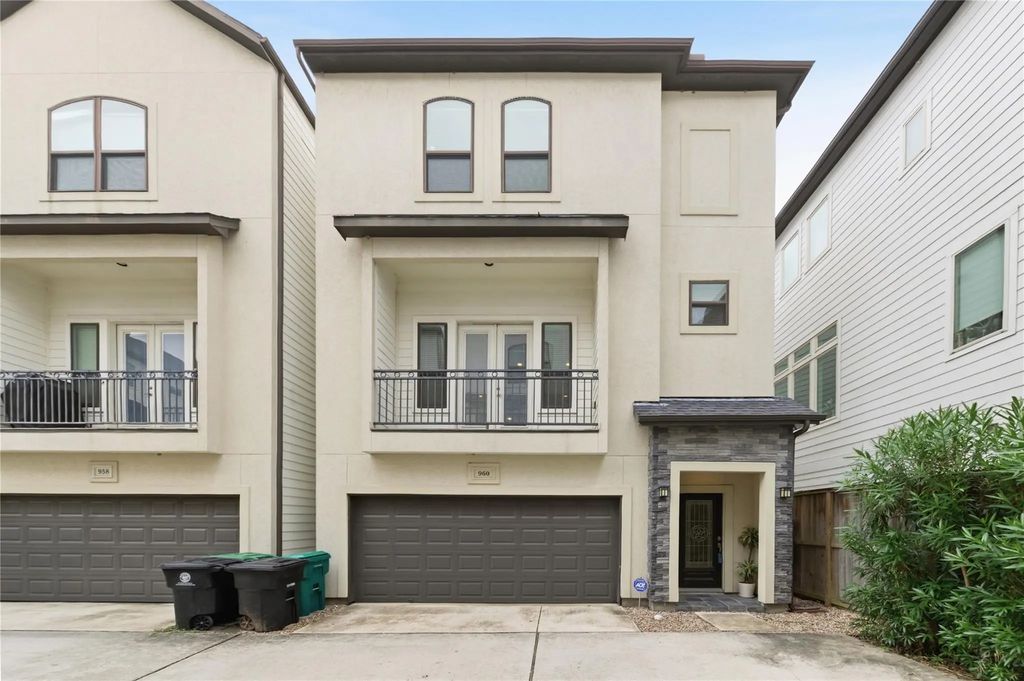 960 W 24th Street, Houston