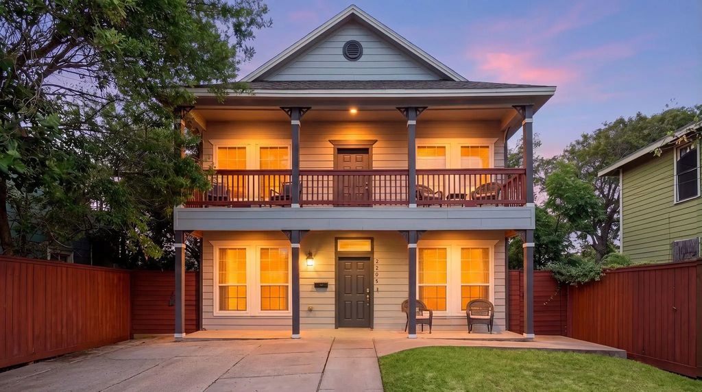2205 30th Street, Galveston