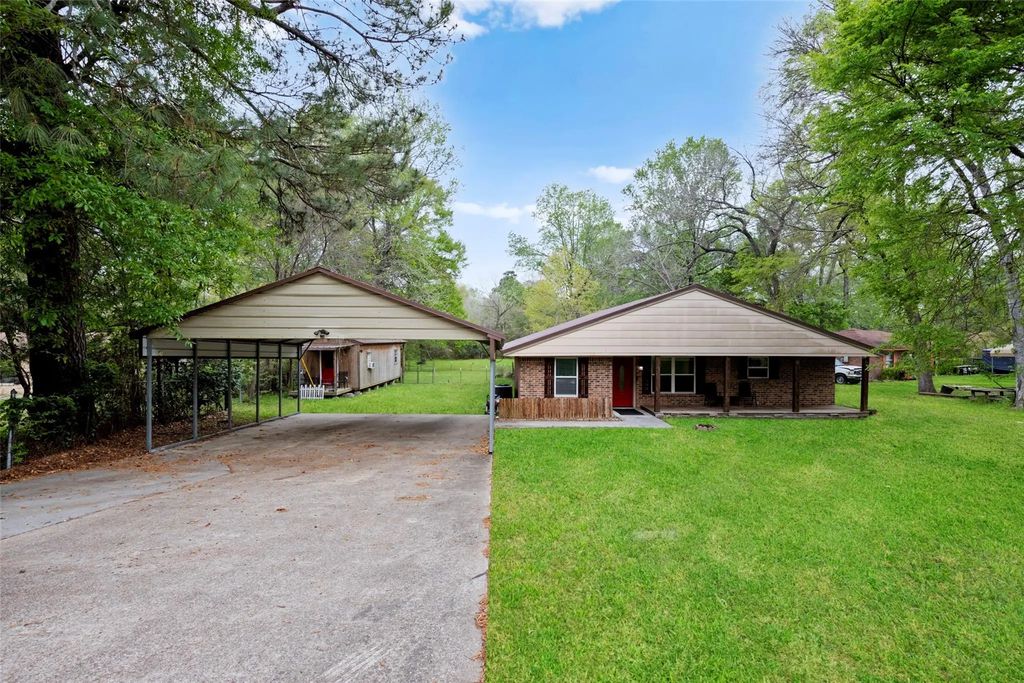 142 Fm 2296 Road, Huntsville