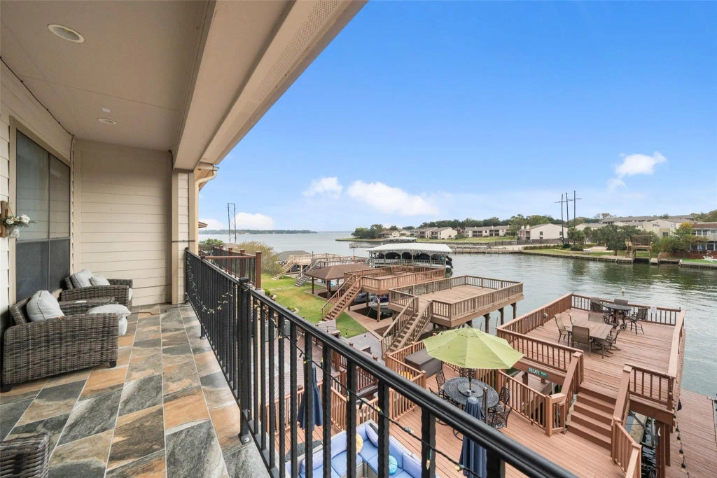 255 Capetown Drive, Conroe