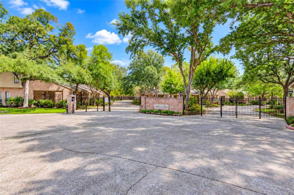 9400 Doliver Drive 42, Houston