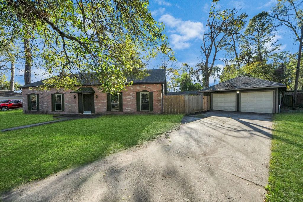 902 Old Mill Lane, Houston