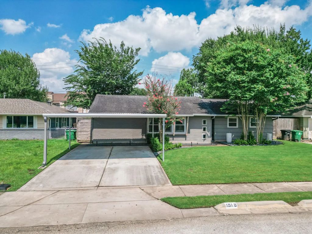 1918 Huge Oaks Street, Houston