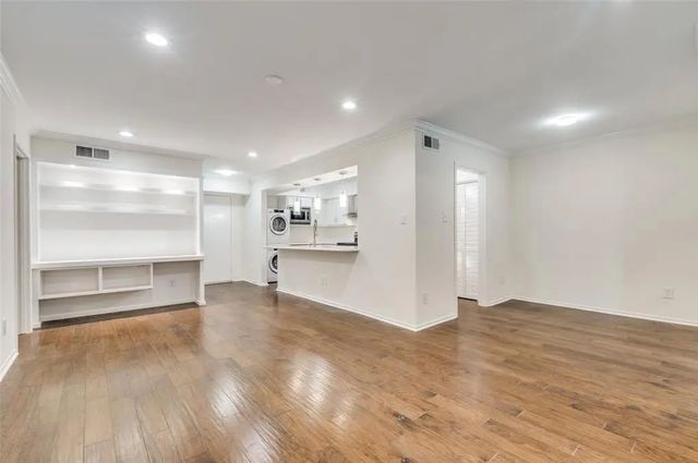 357 N Post Oak Lane 304, Houston