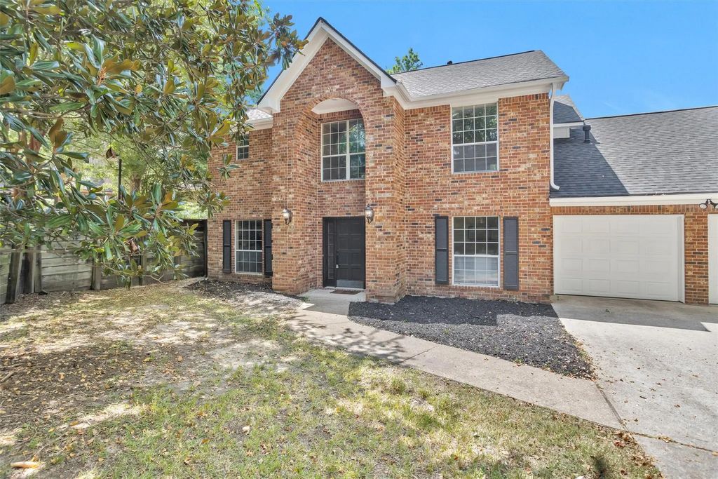 1915 E Lake Drive, Huntsville