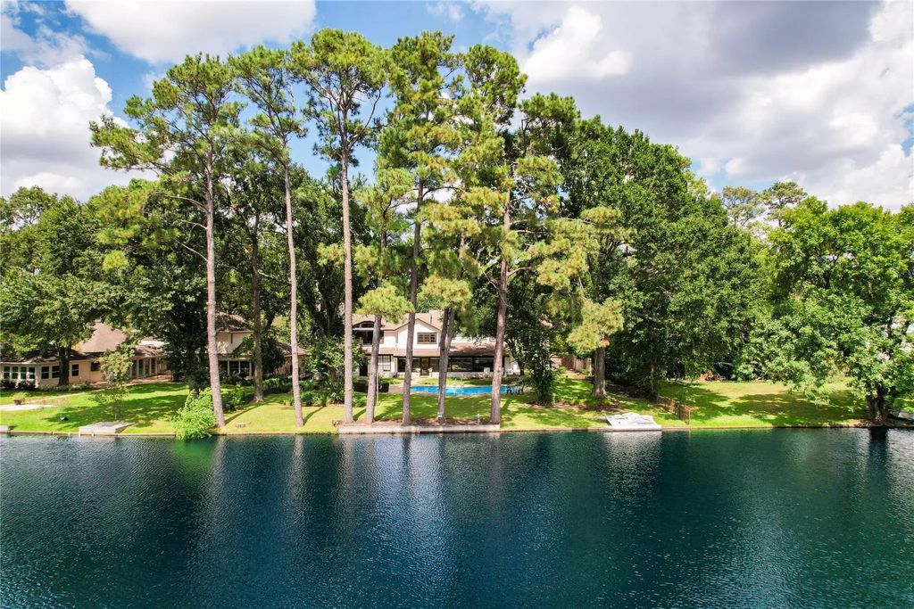 13131 Holston Hills Drive, Houston
