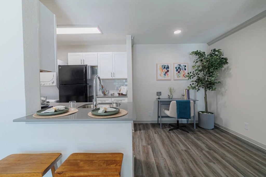 200 Hallow Tree Lane 1099-1, Houston