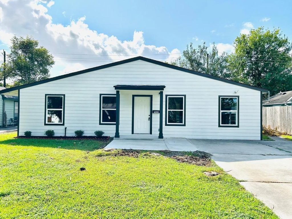 7410 Lakehurst Drive, Houston
