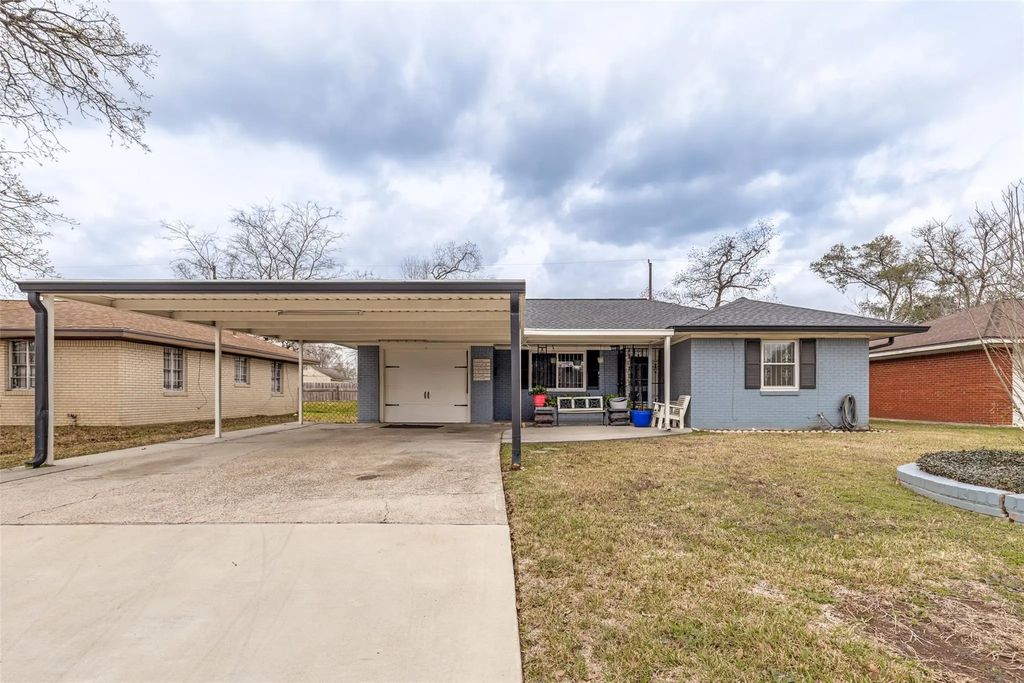 9101 Homewood Lane Ne, Houston