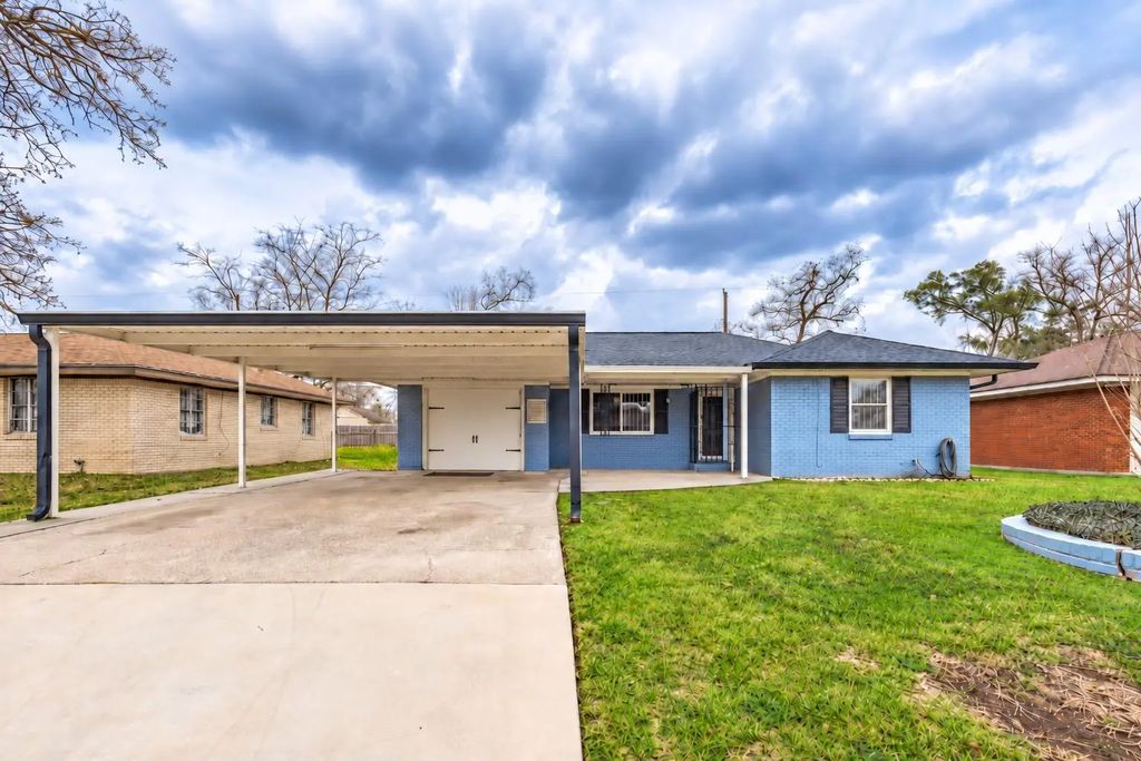 9101 Homewood Lane Ne, Houston