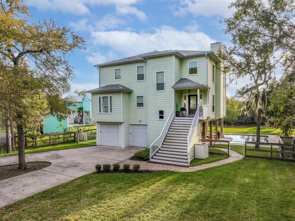 3100 Massengale Lane, Webster