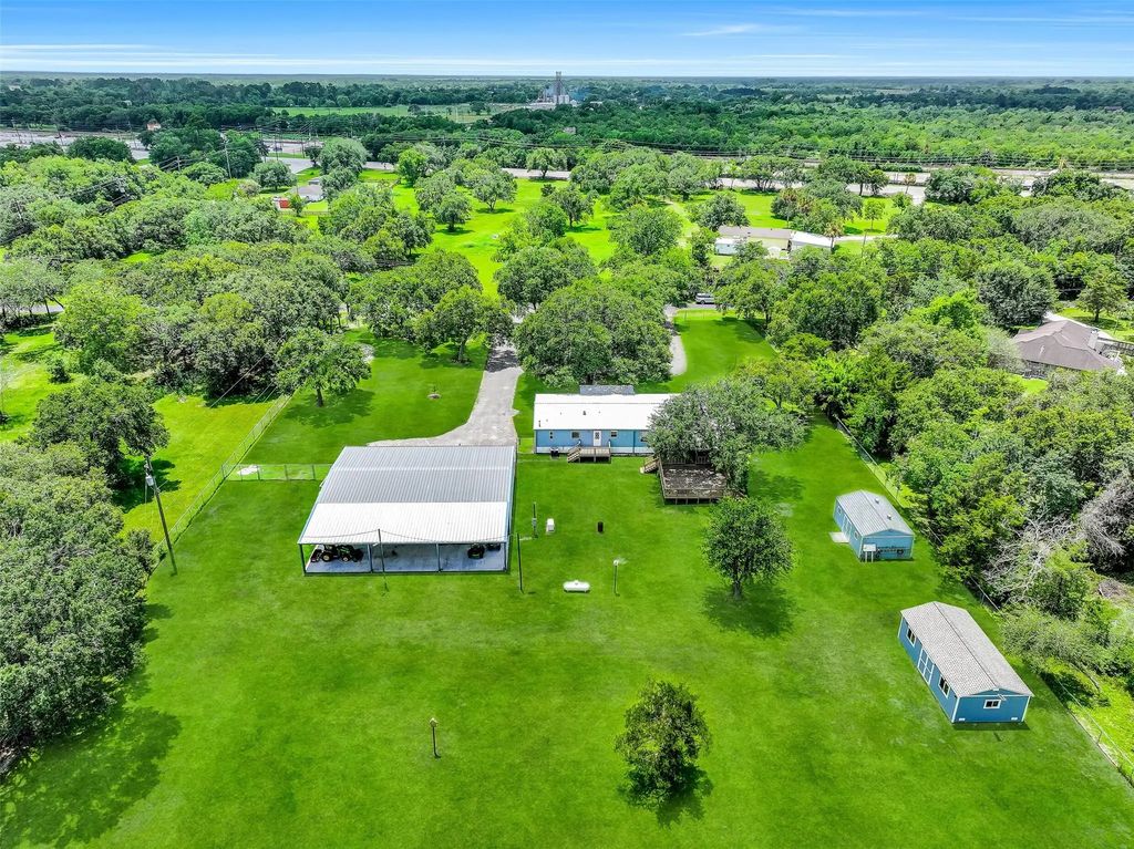 18424 Avenue A, Alvin