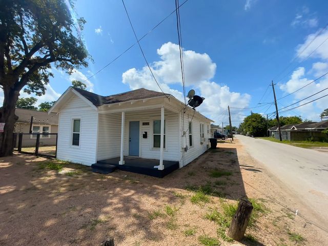 2710 Brewster Street, Houston