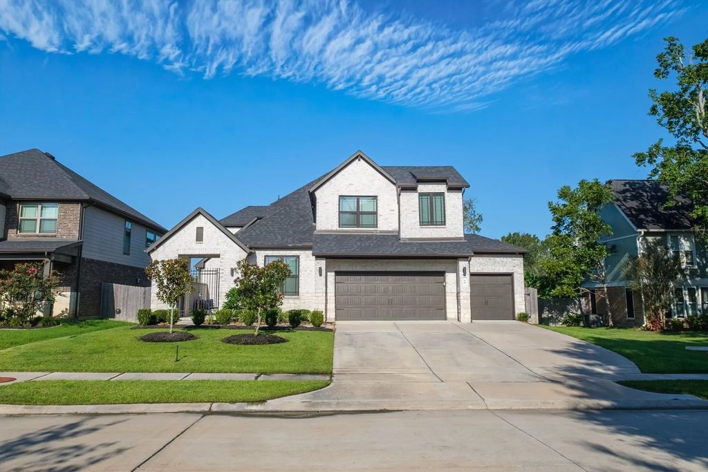 98 Dorado Drive, Friendswood