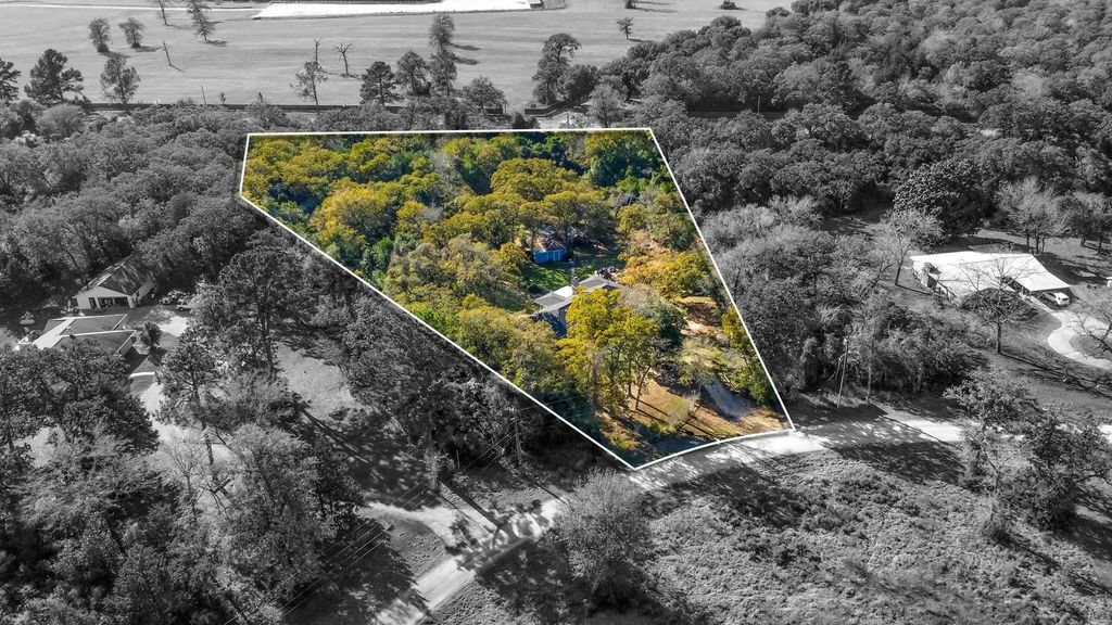 6 W Trail Lane, Hilltop Lakes