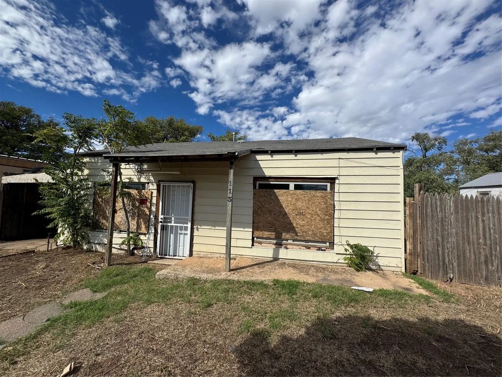 113 Maple Street, Levelland