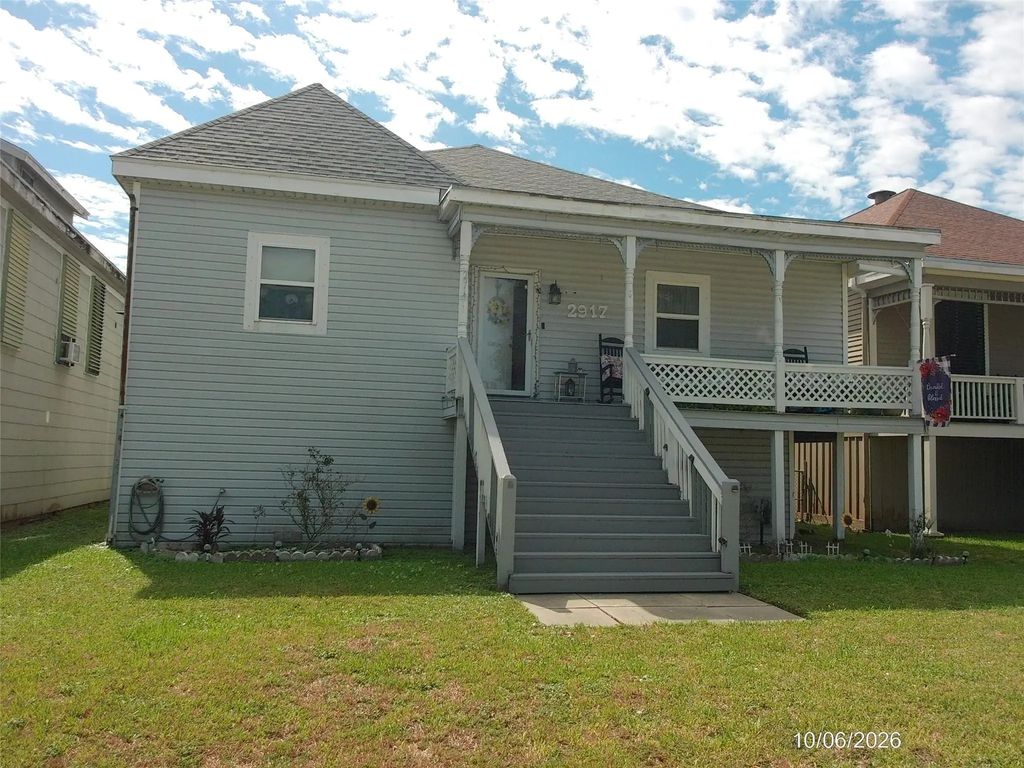 2917 Avenue P 1/2, Galveston