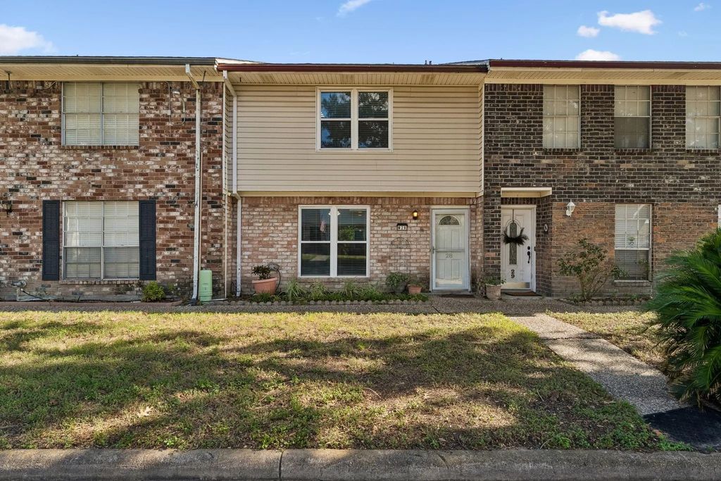 1831 Sherwood Forest Street 28, Houston