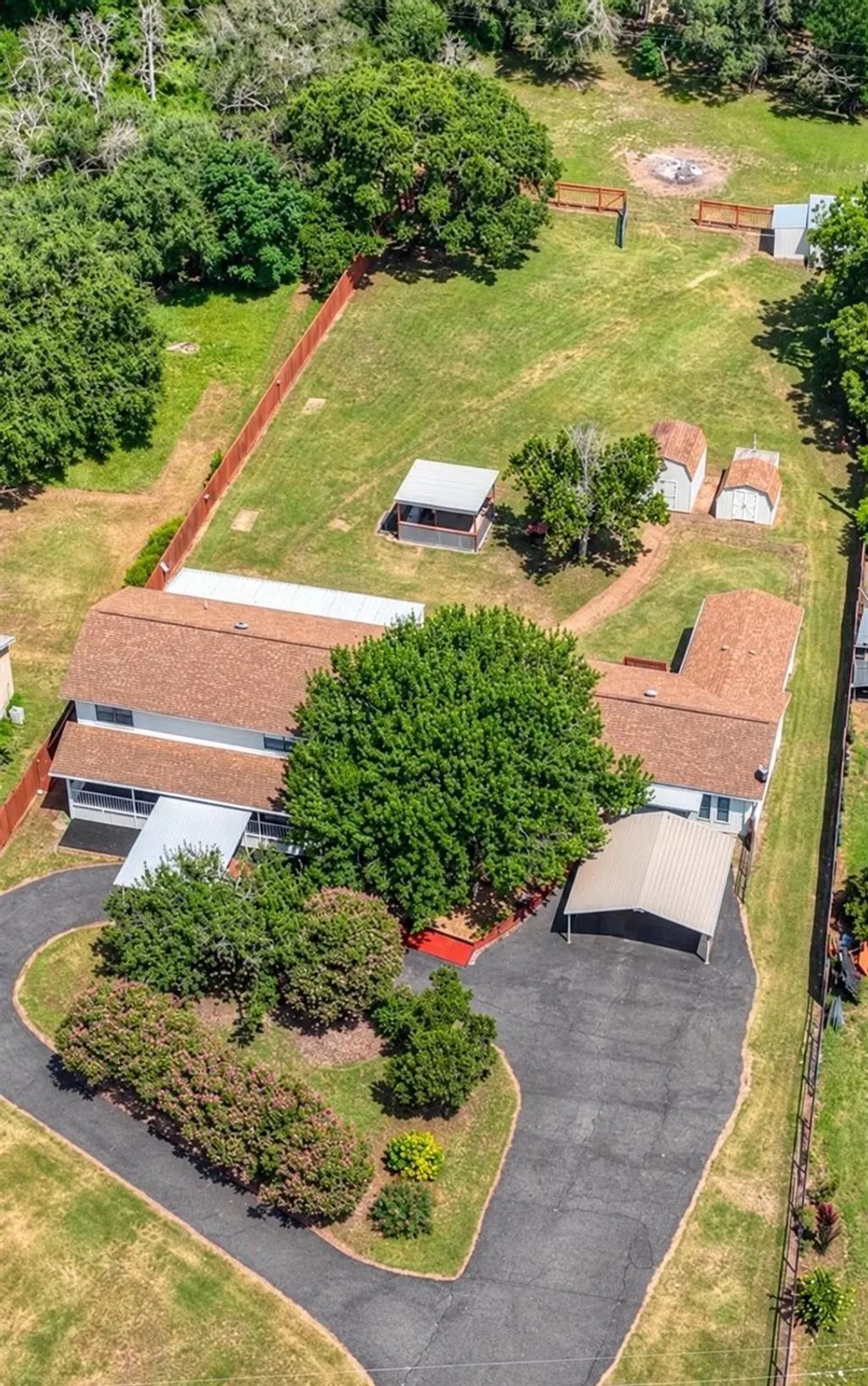 580 E Zipp Road, New Braunfels