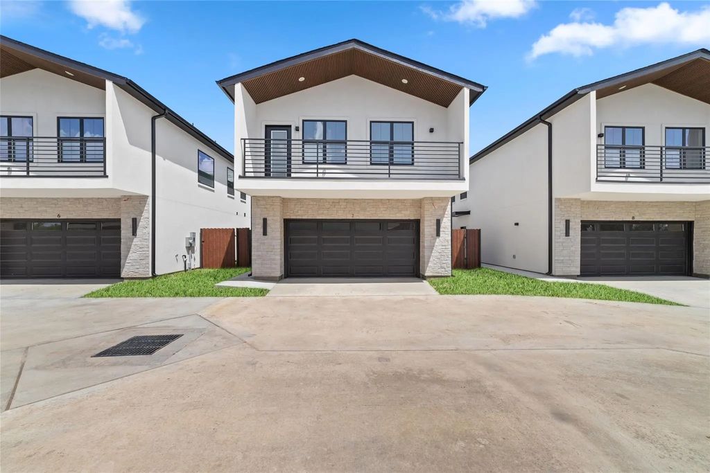 1811 N Spring Dr 7, Houston