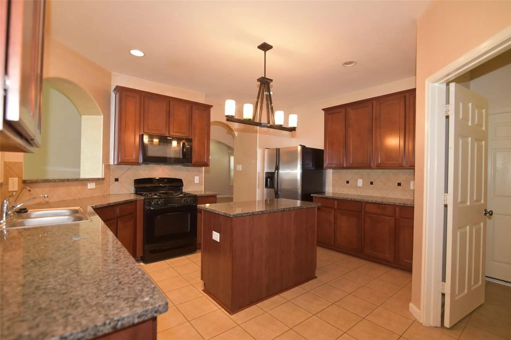 7927 Cardinal Landing Lane, Cypress