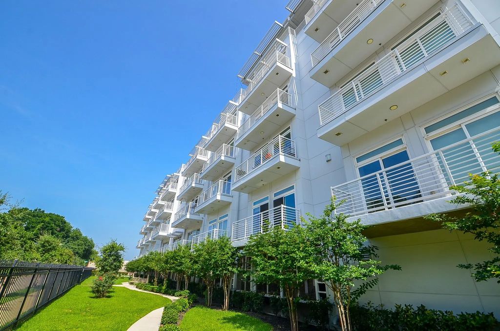 6955 Turtlewood Drive 310, Houston