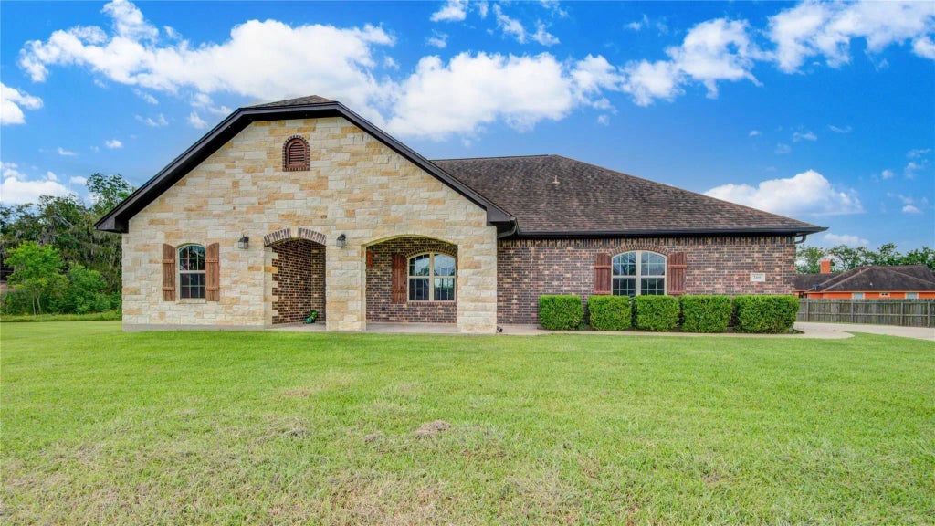 269 County Road 840, Angleton