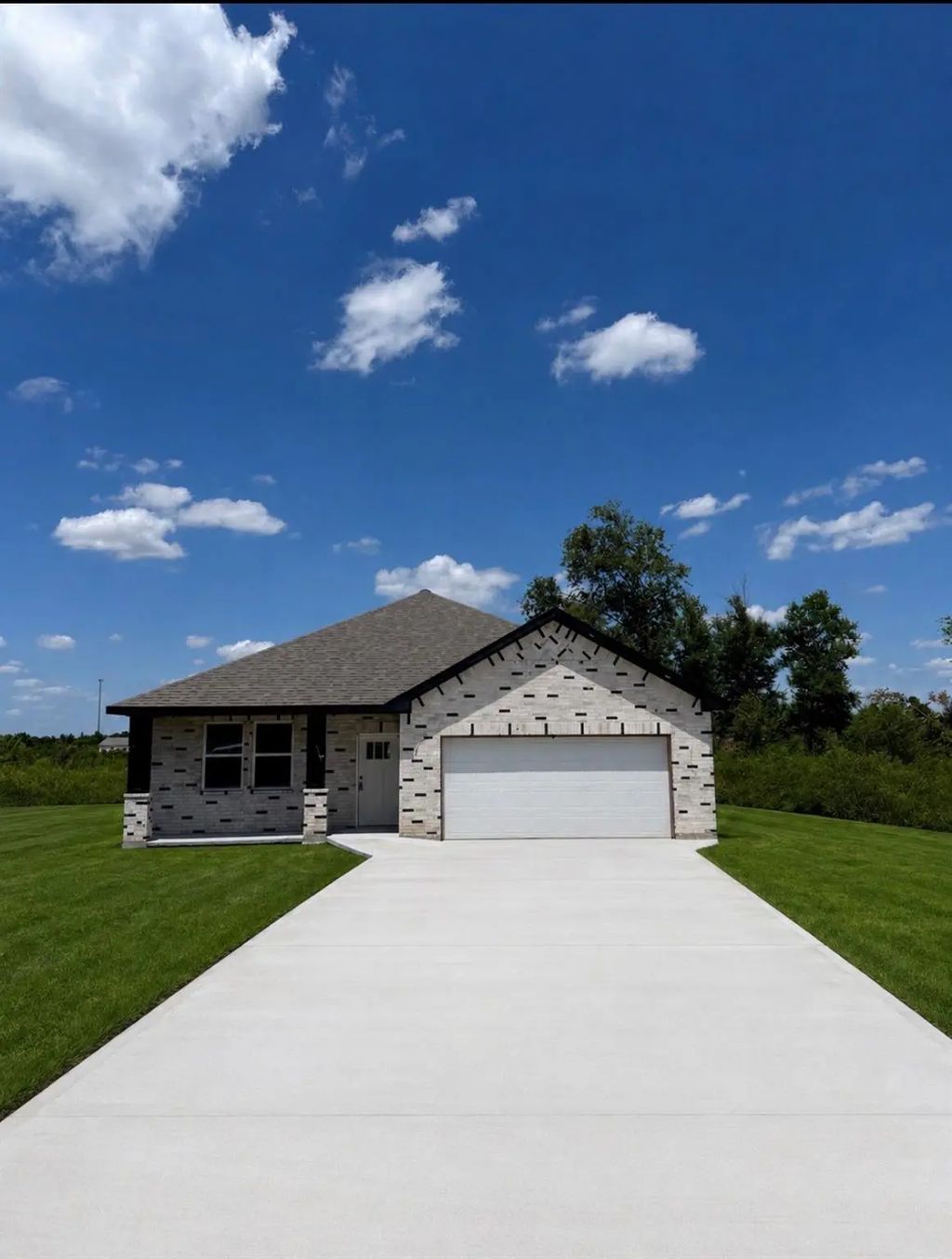 523 Road 5844, Cleveland