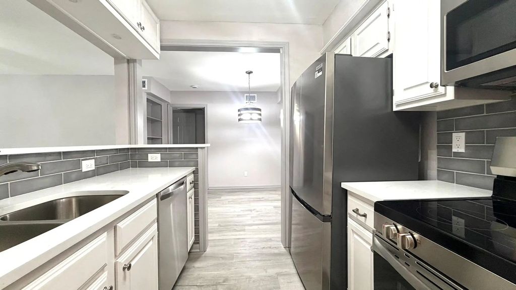 1311 Antoine Drive 219, Houston
