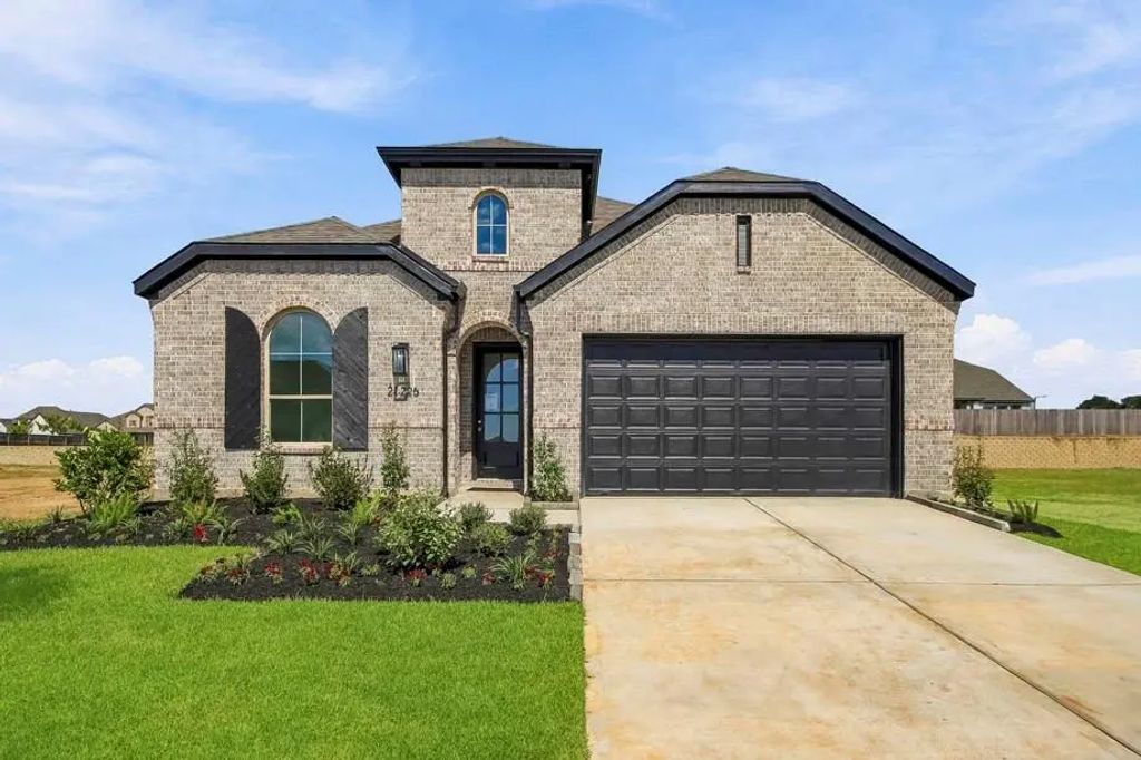 21226 Natalia Grove, Magnolia