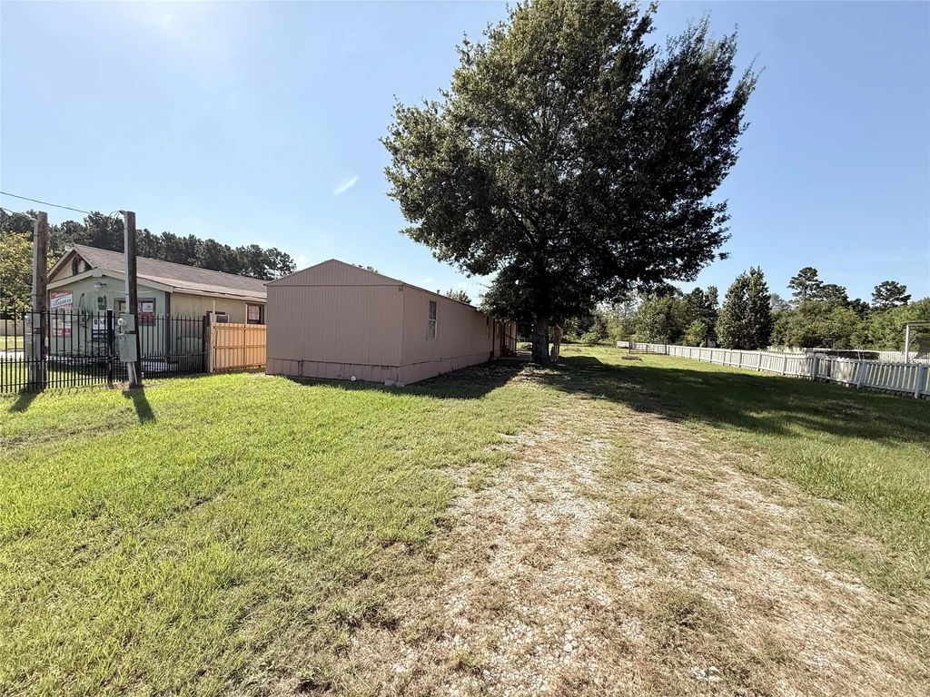 1570 County Road 3479a, Cleveland