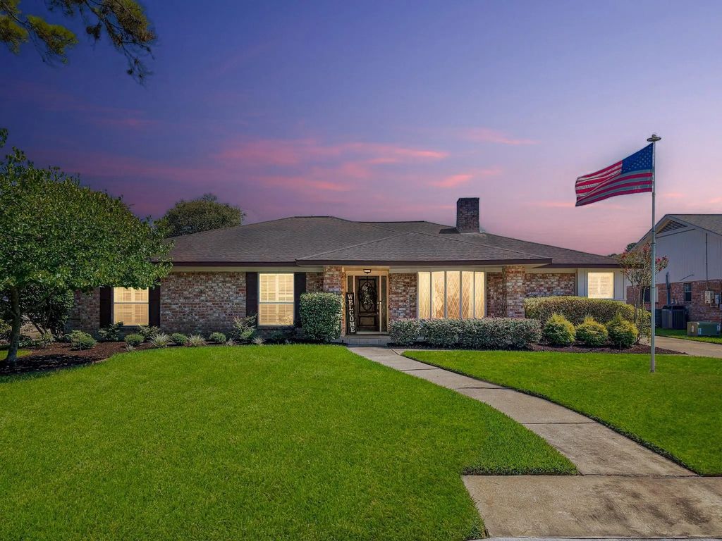 3615 Point Clear Drive, Missouri City