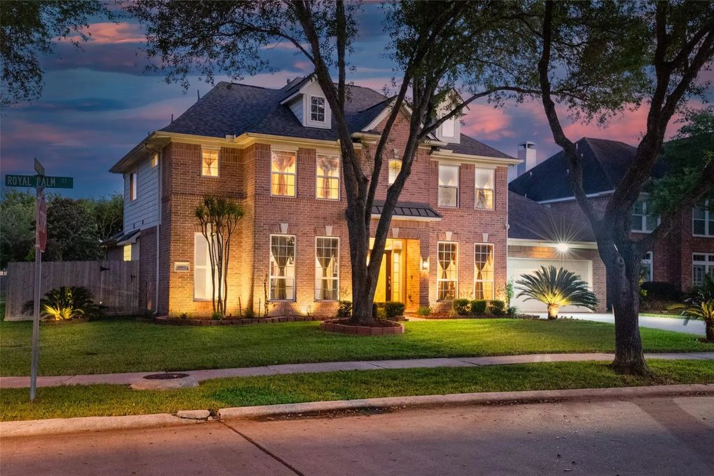 2407 Royal Palm Court, League City