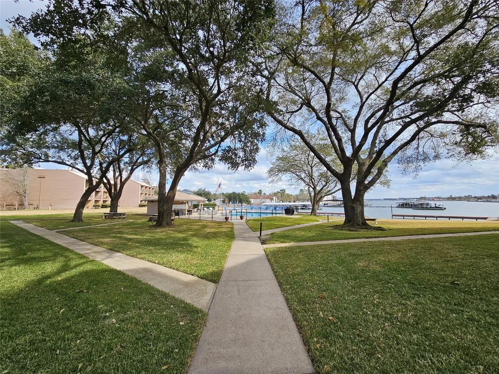 15575 Marina Drive 323a, Conroe