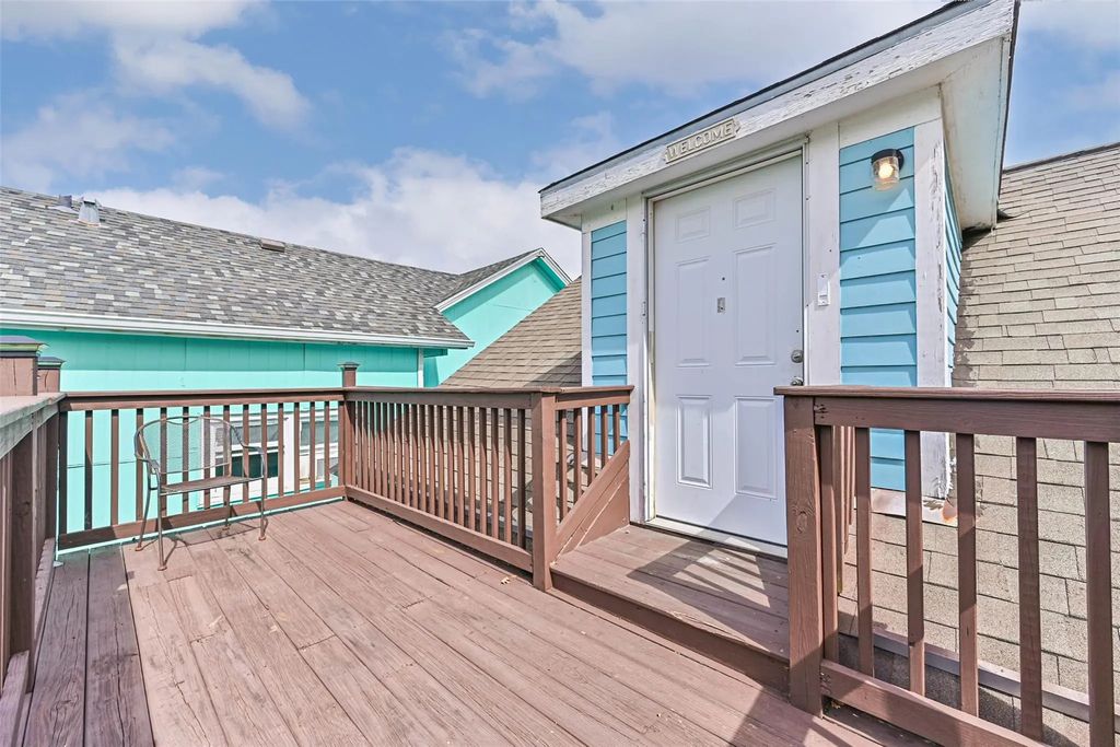 2914 Avenue K 4, Galveston