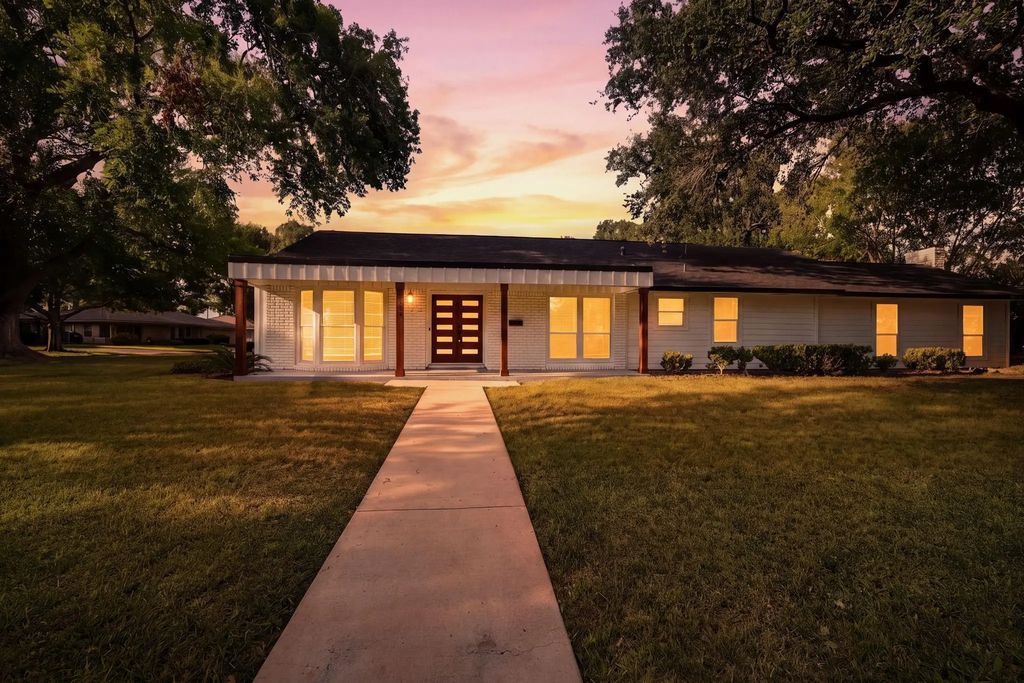 10613 Willowisp Drive, Houston